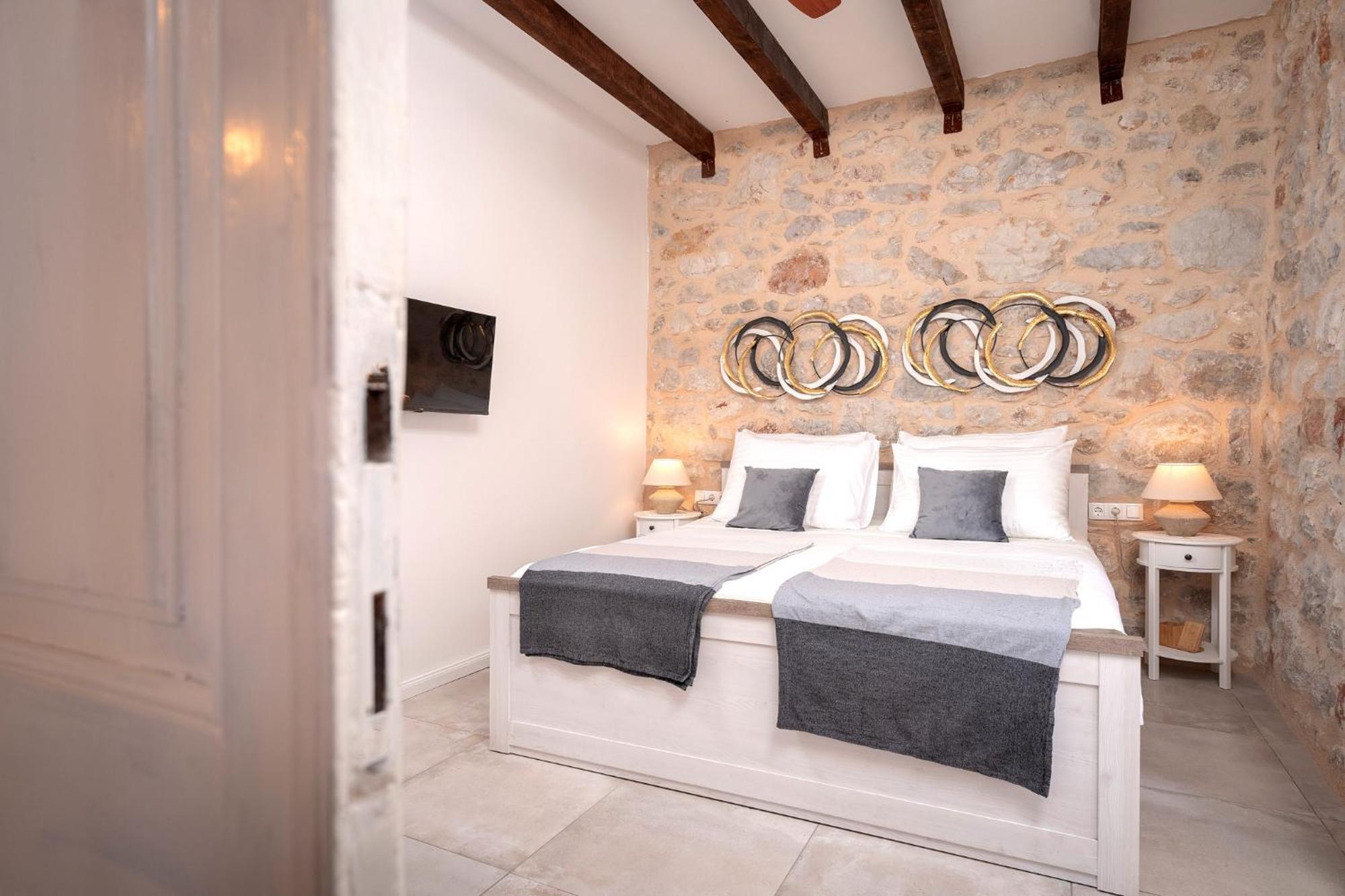 Holiday Home Skala With Hot Tub & Kala With Terrace Pitve Exterior foto