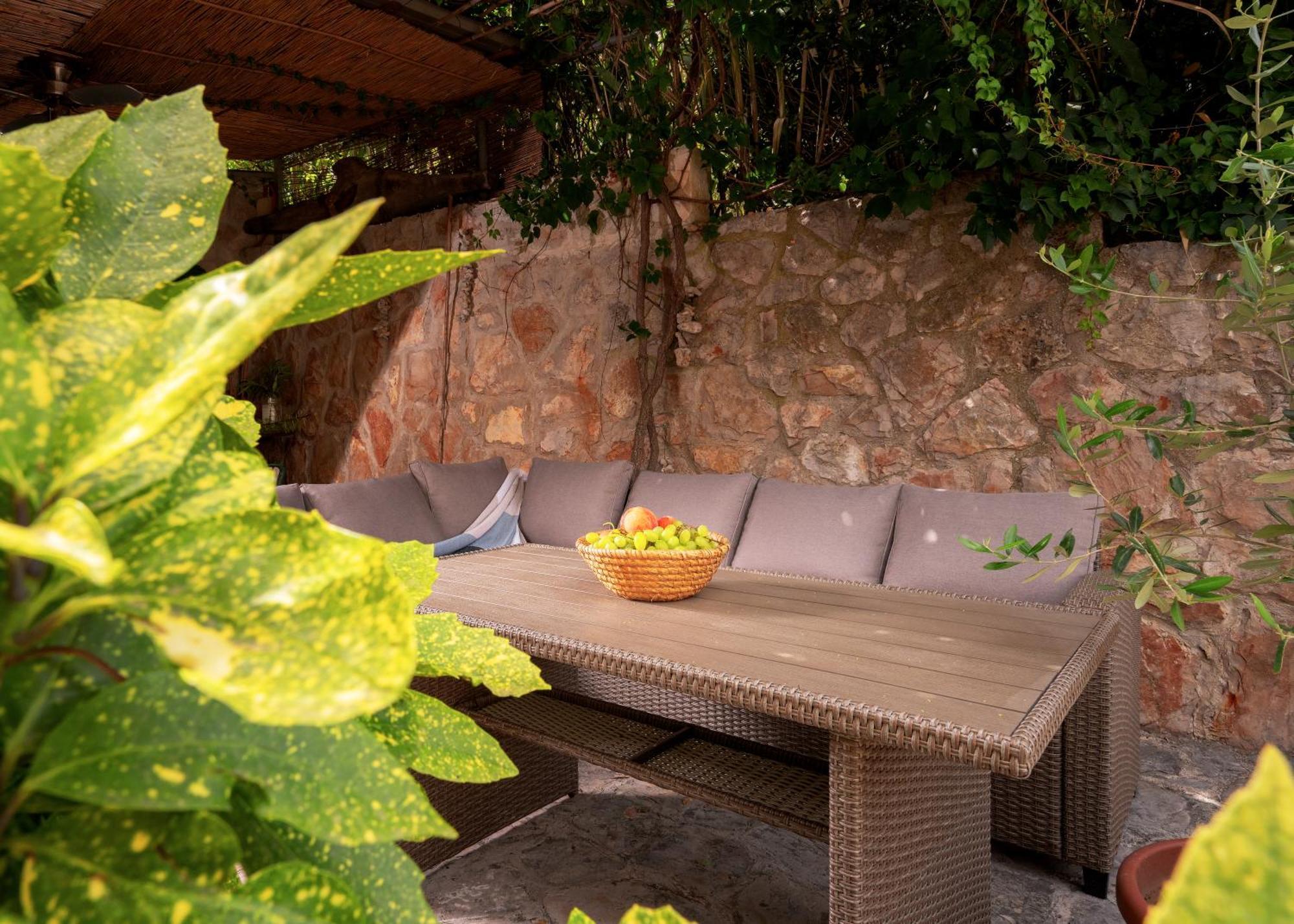 Holiday Home Skala With Hot Tub & Kala With Terrace Pitve Exterior foto